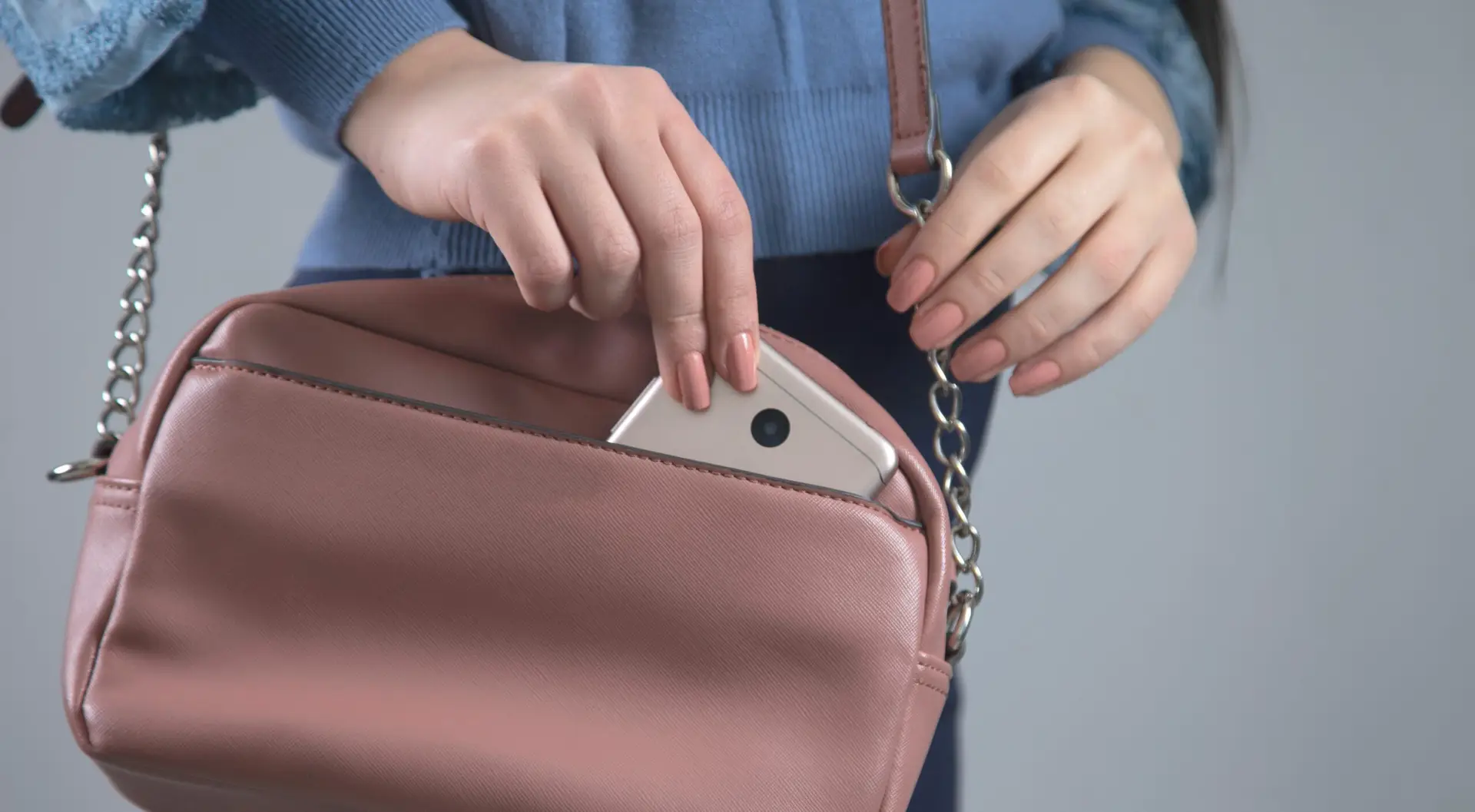 hand phone secret shooting