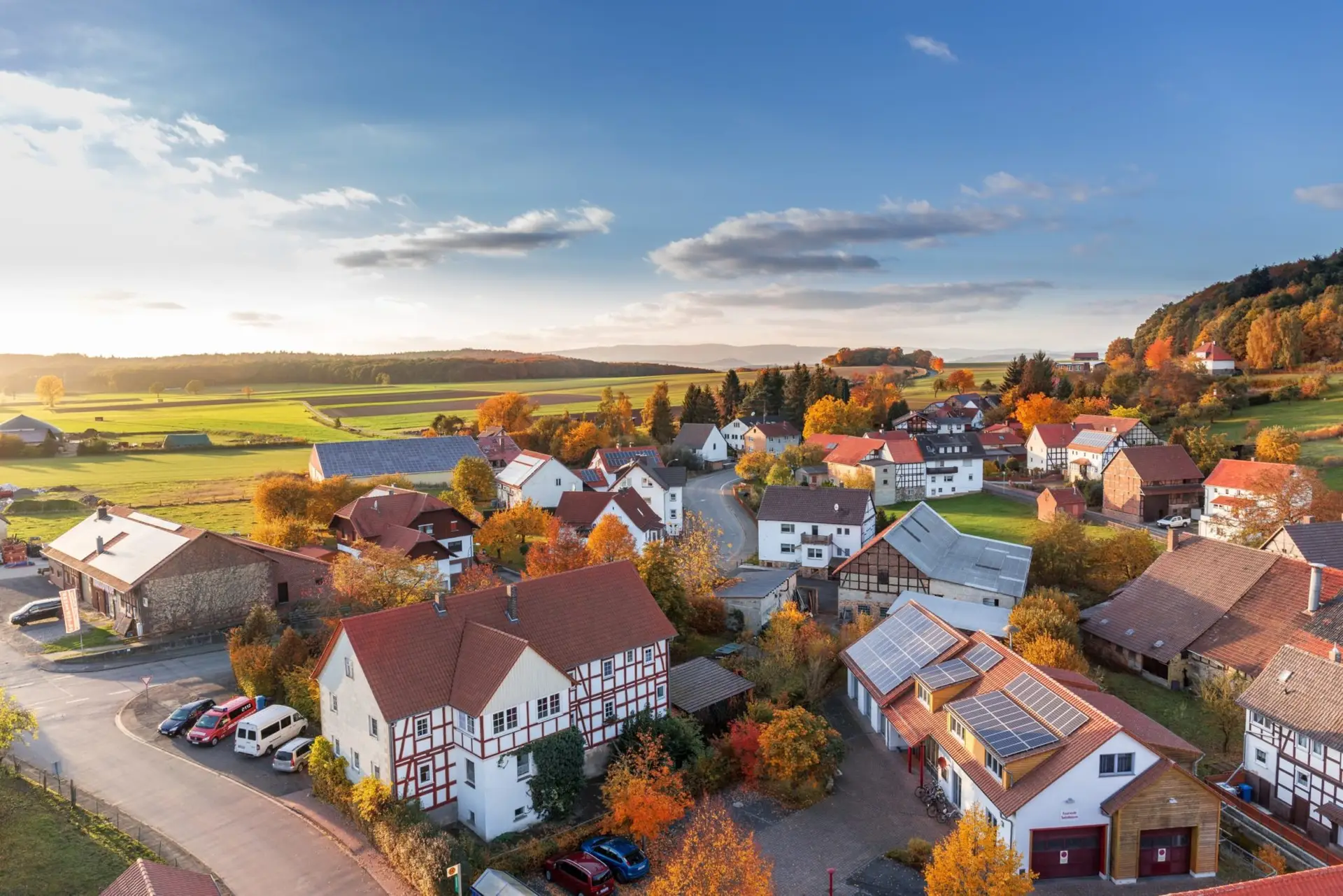 aerial-view-architecture-autumn-cars-280221-scaled-1