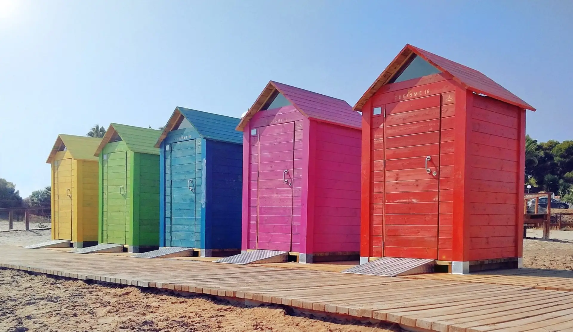 architecture-beach-booth-colorful-373328-1-scaled-1