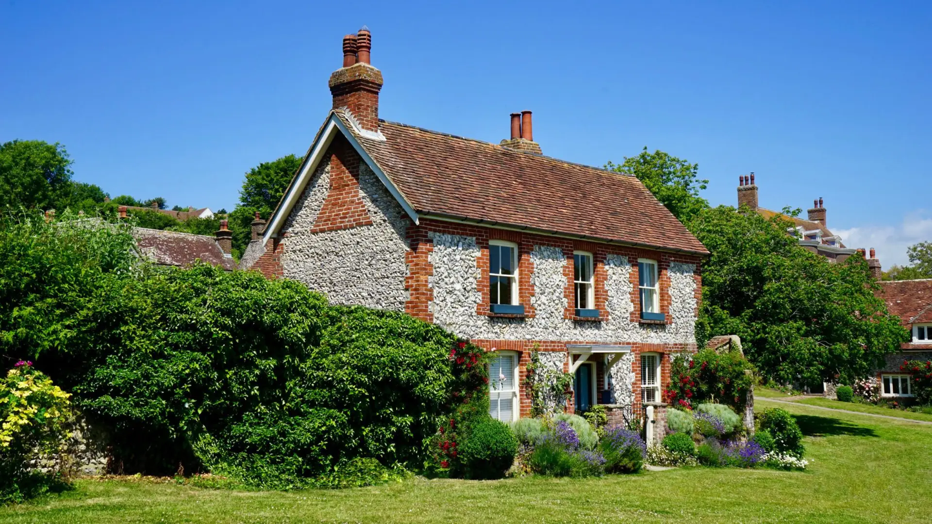 architecture-bungalow-country-countryside-463996-scaled-1