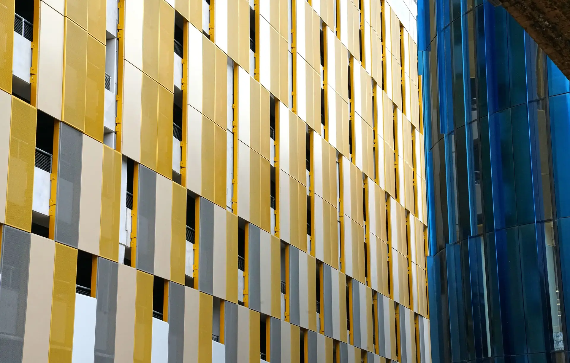 building-2660383_1920