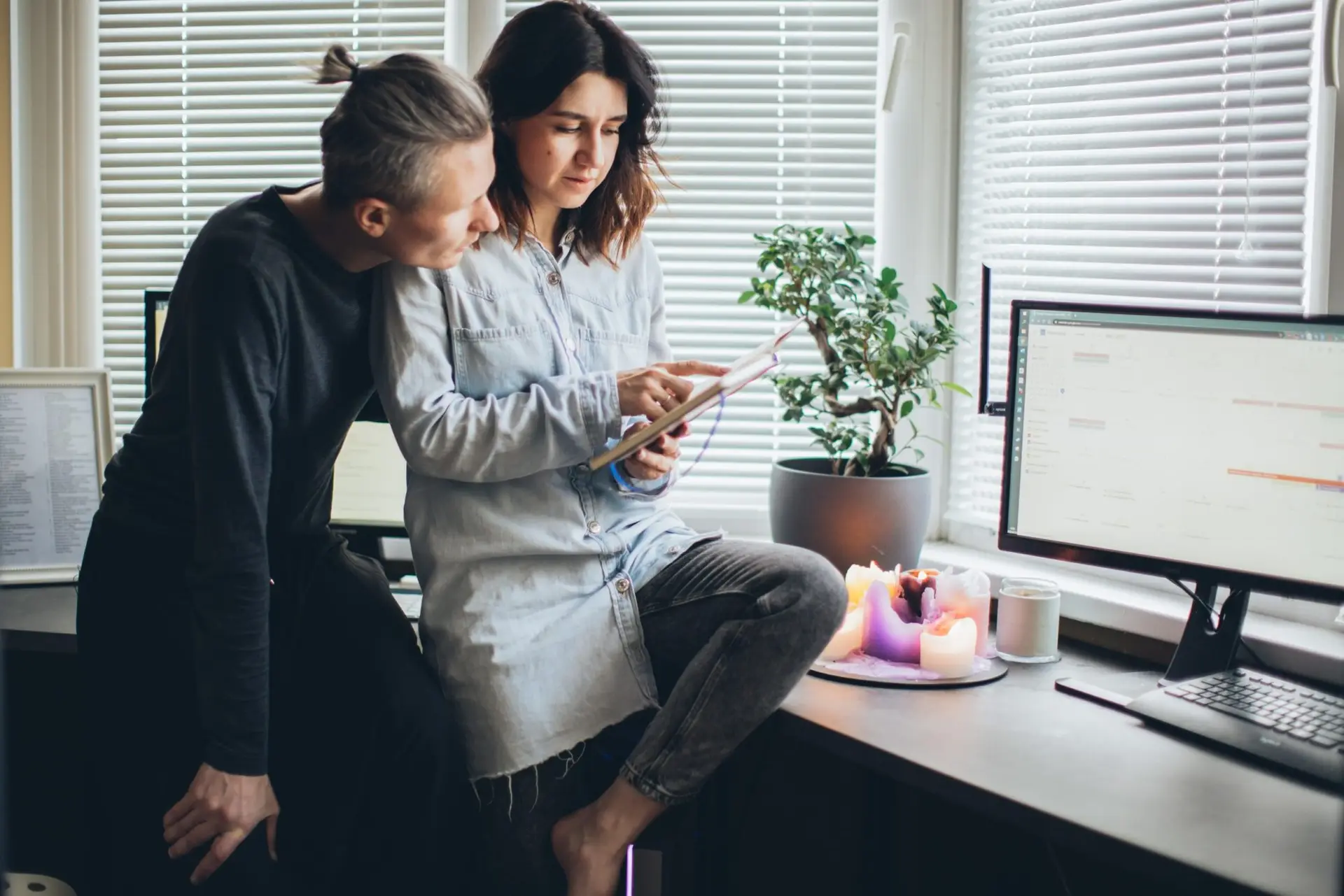 checking-their-planner-4008732-scaled-1