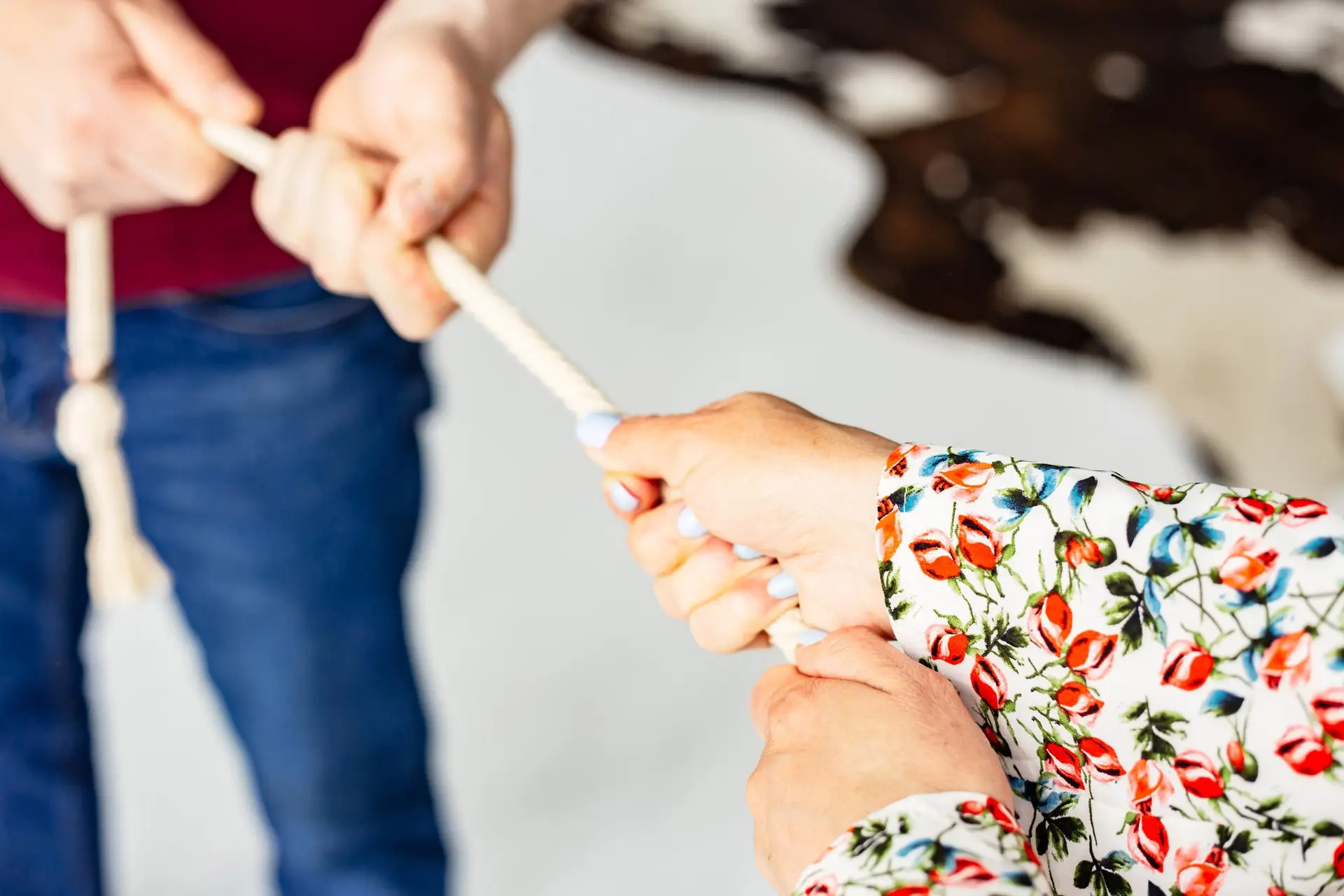 man-woman-hands-pulling-rope-controlling-partner-couple-relationship-goals-concept-partnership-competition-like-tug-war-gender-equality-roles